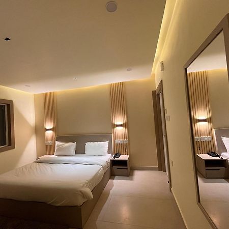 Spruce Hill Hotel & Restro ไนนิตาล ภายนอก รูปภาพ