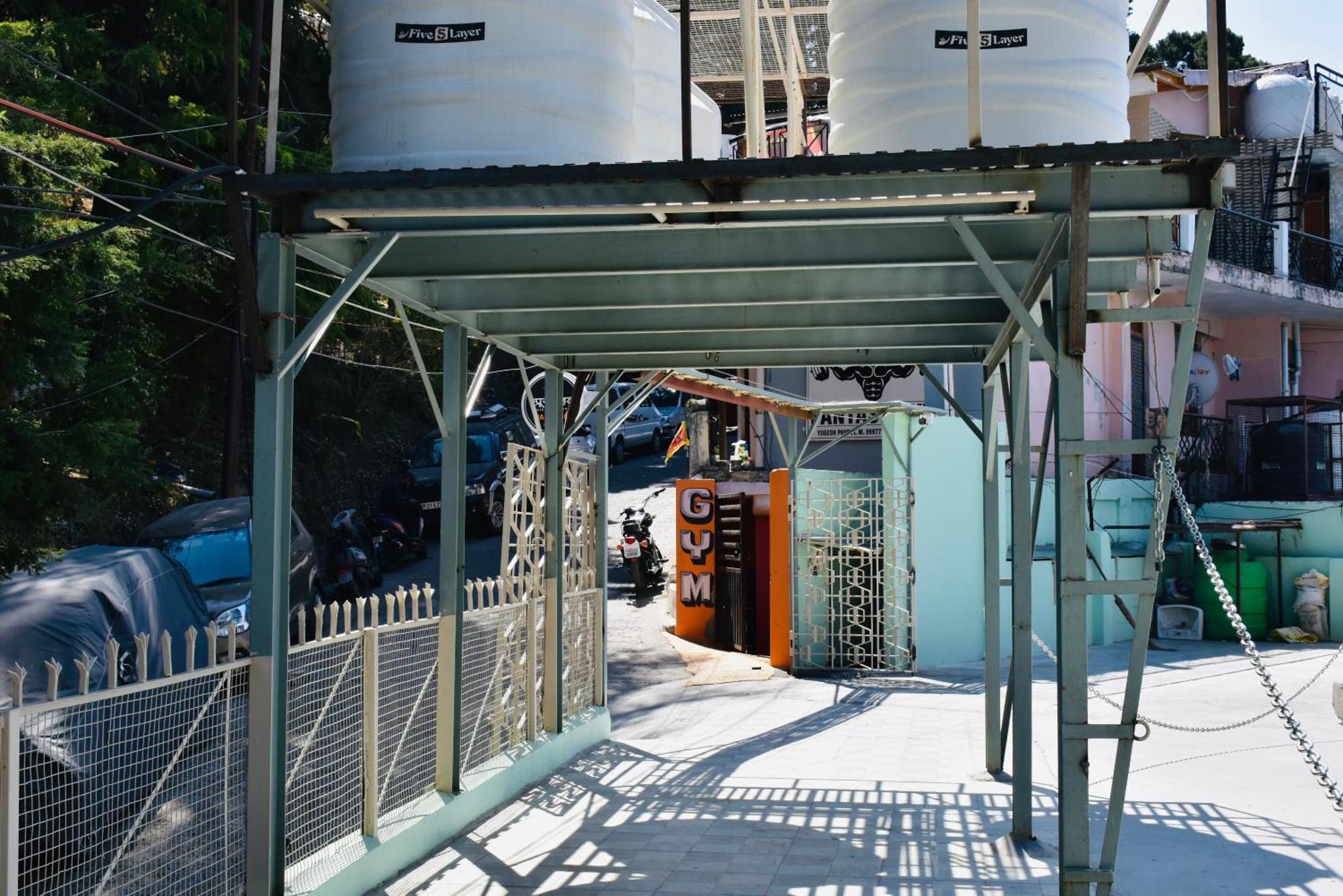 Spruce Hill Hotel & Restro ไนนิตาล ภายนอก รูปภาพ