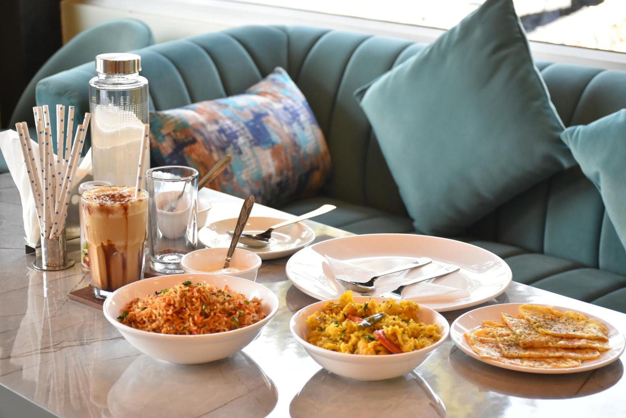 Spruce Hill Hotel & Restro ไนนิตาล ภายนอก รูปภาพ