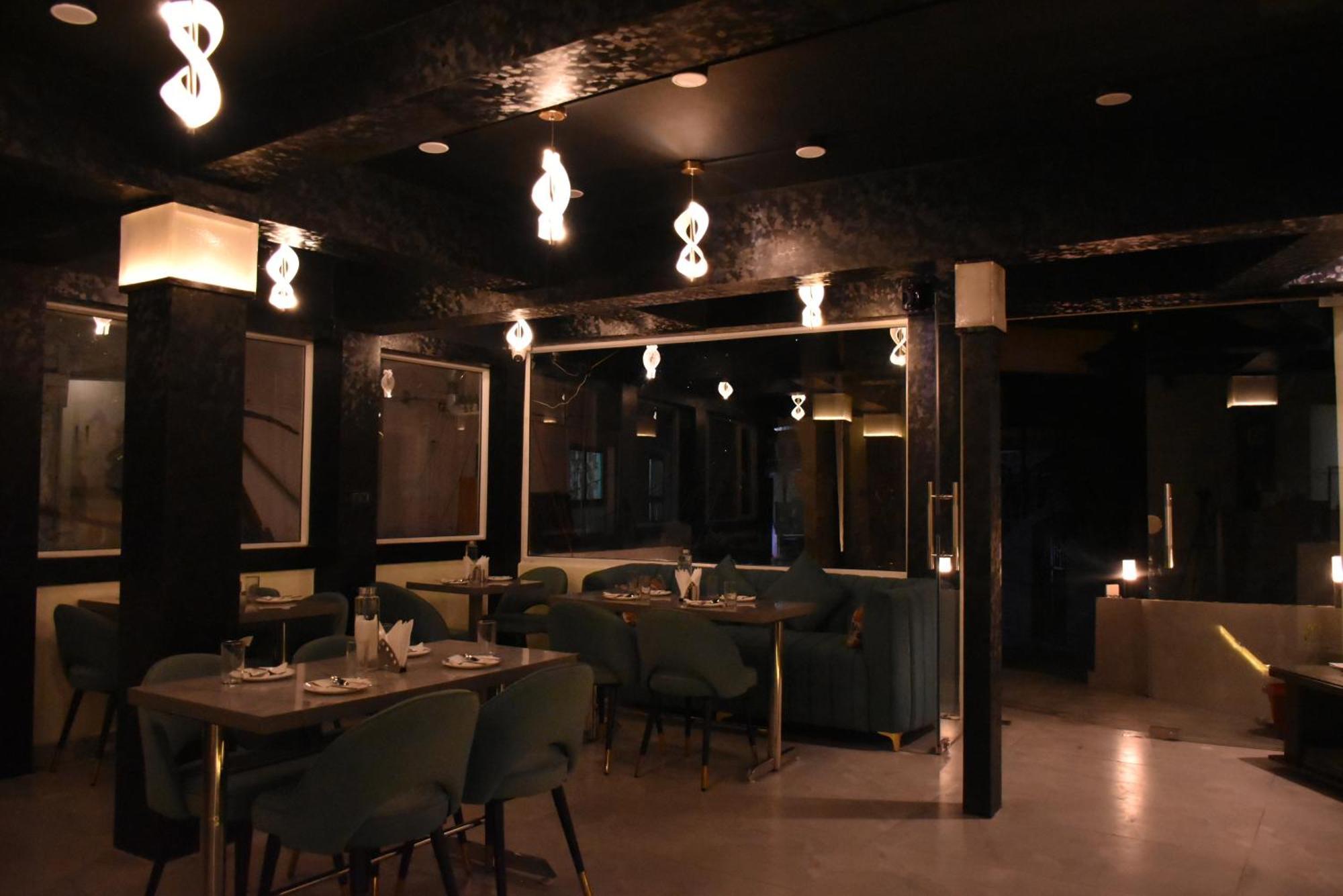 Spruce Hill Hotel & Restro ไนนิตาล ภายนอก รูปภาพ