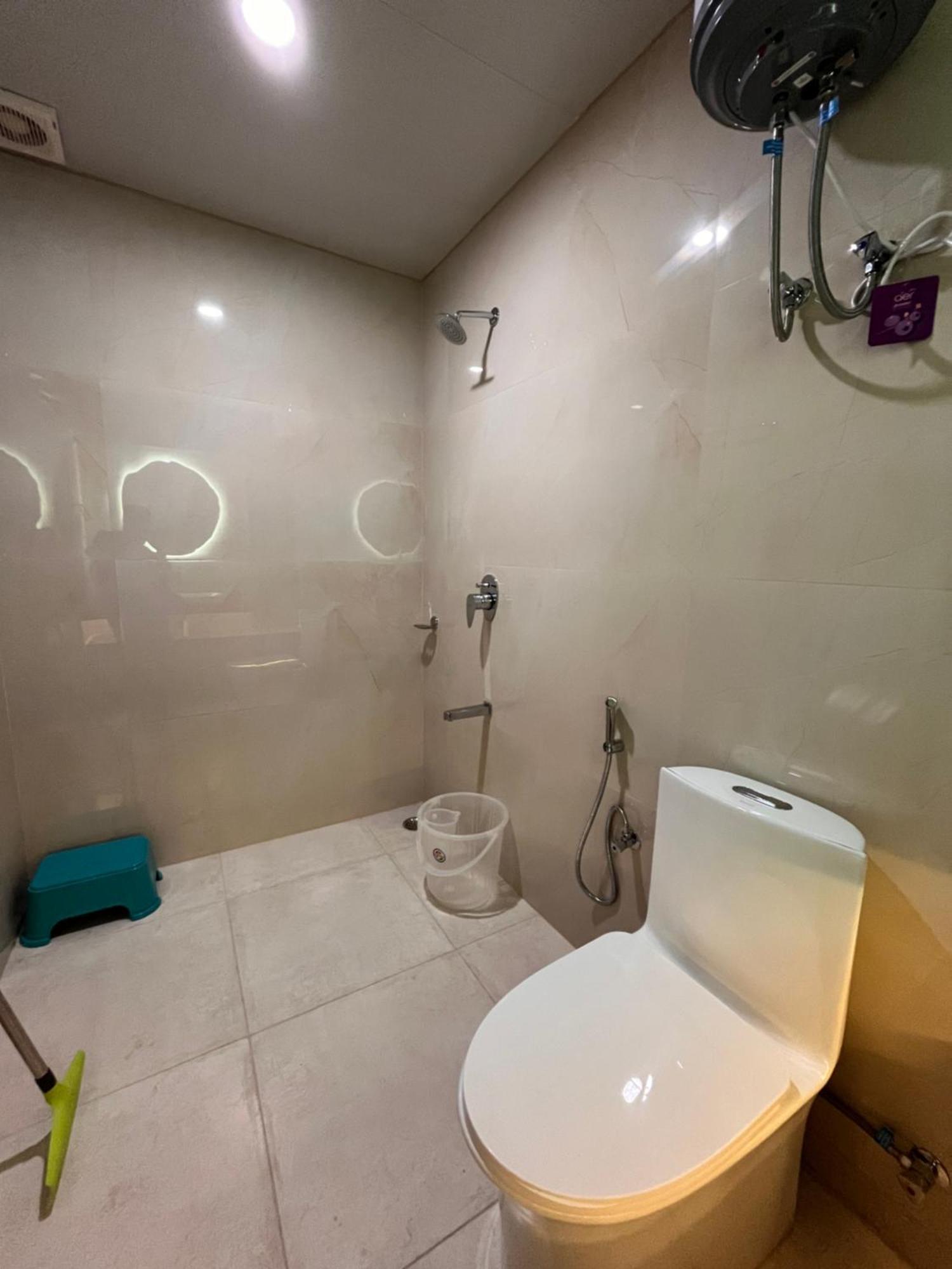 Spruce Hill Hotel & Restro ไนนิตาล ภายนอก รูปภาพ