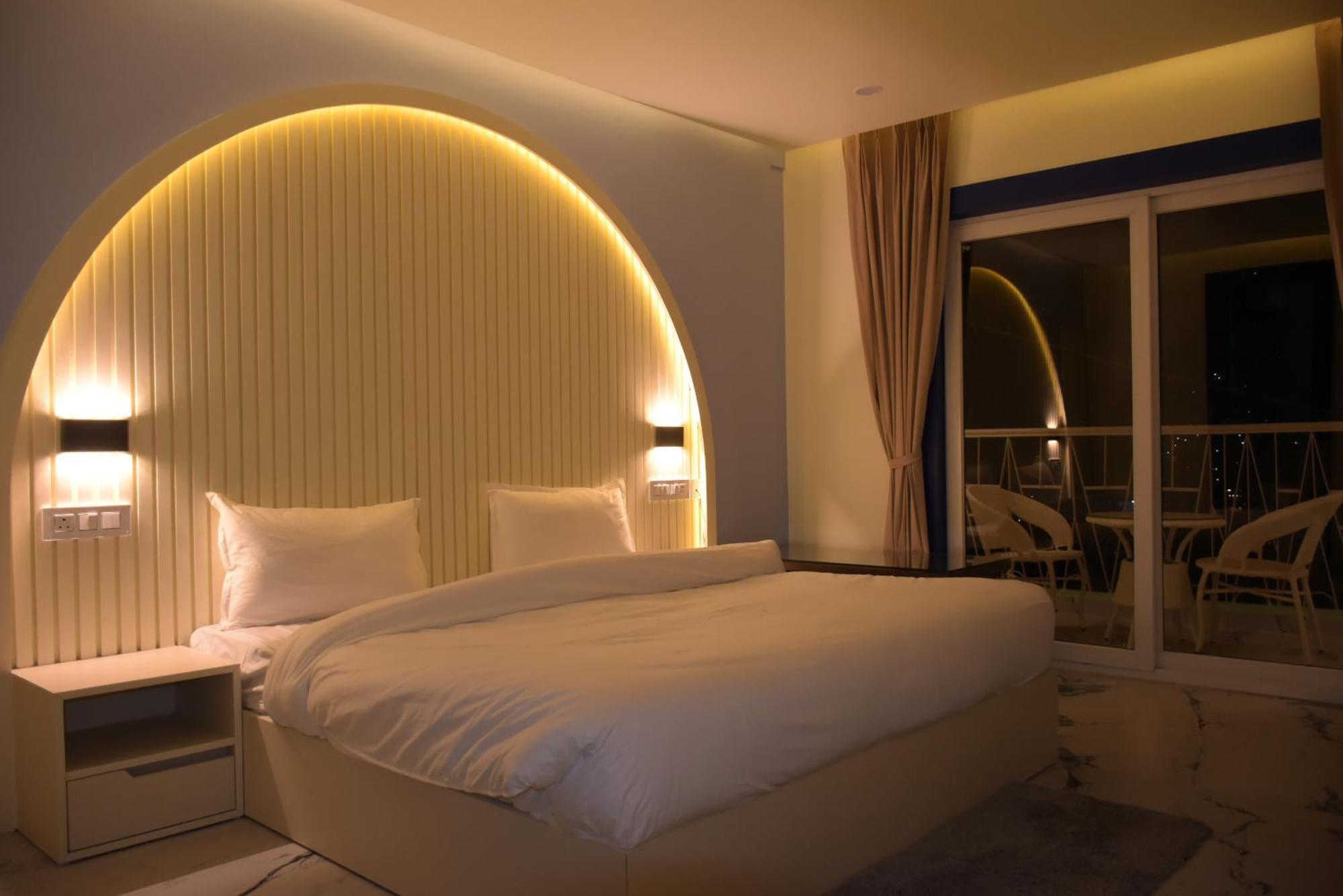 Spruce Hill Hotel & Restro ไนนิตาล ภายนอก รูปภาพ